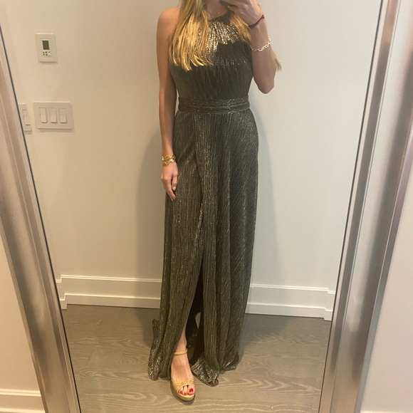 metallic gown halter size 4 - Picture 2 of 4